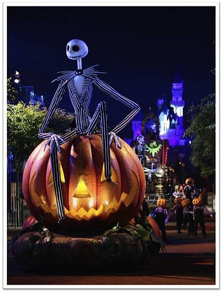 Hong_Kong_Disneyland_Halloween_Parade_Video.jpg