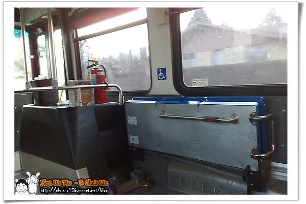 20100308 BUS 輪椅or嬰兒車專用區.jpg