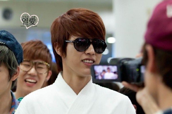 Sungyeol-airport-fashion