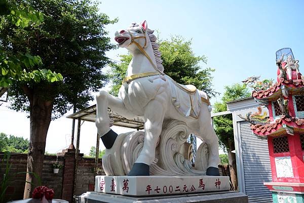 第二代白馬神.JPG