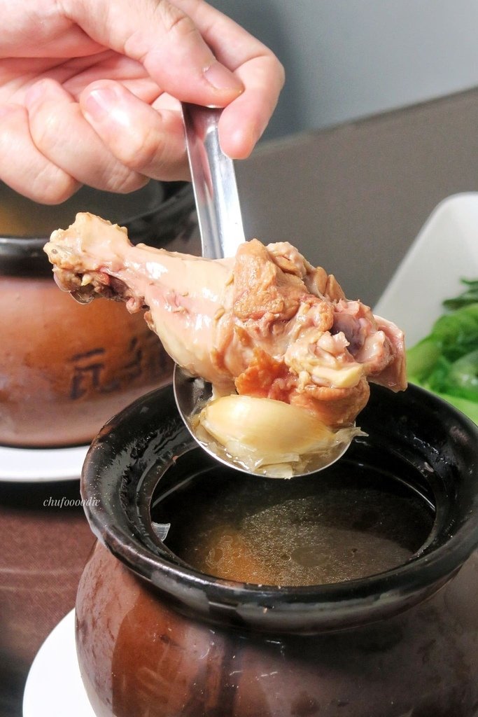 老神在在瓦罐煨湯自由店-左營高鐵站美食極品窯燒煨湯料理~老師