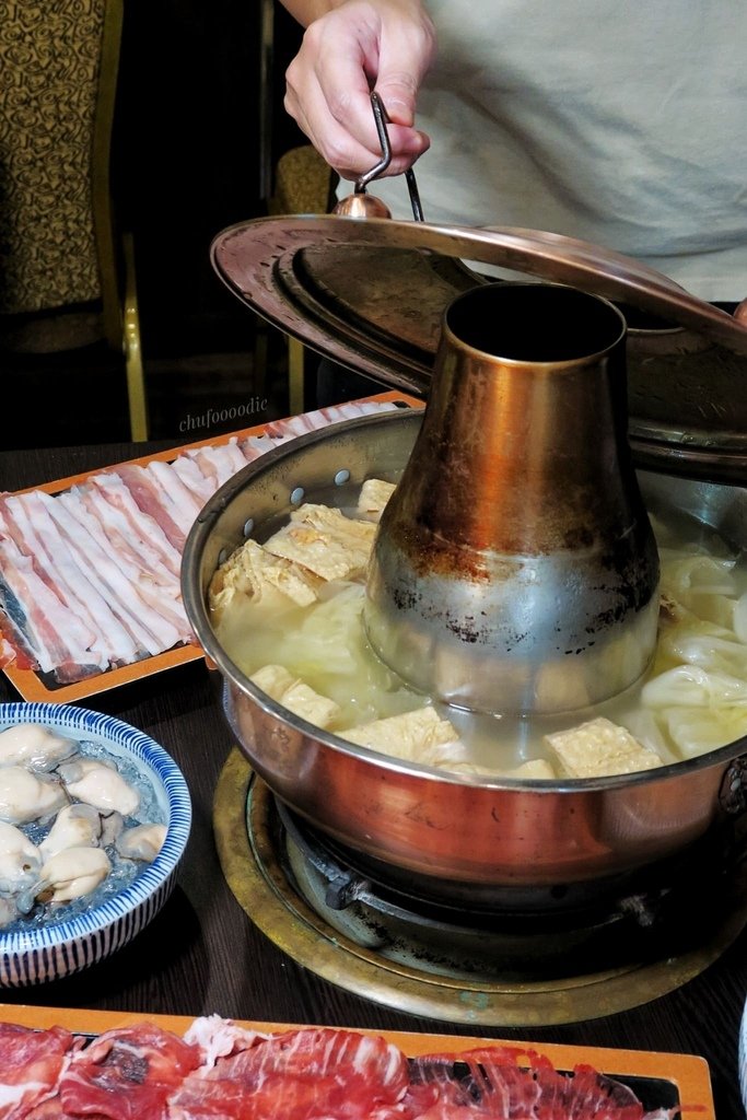 采東漓酸菜白肉鍋-無冷藏的溫體豬肉與新鮮海鮮~台南新市美食、