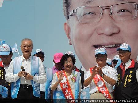 1031006邵曉鈴為夫婿胡志強站台，無悔無怨。.JPG