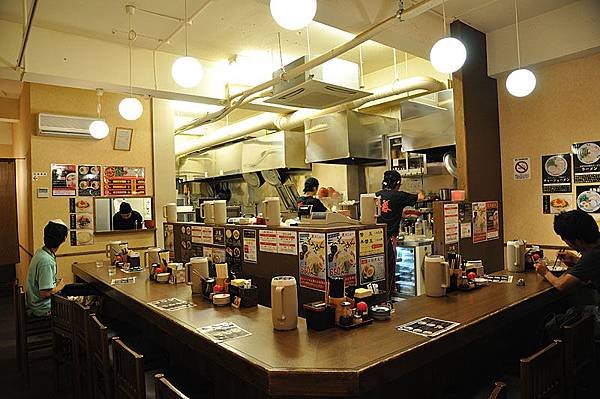 店內