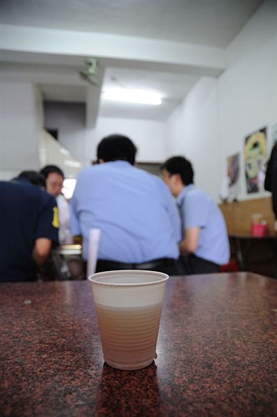 這一杯決明子麥茶不知道風靡了多少學生族的味蕾~