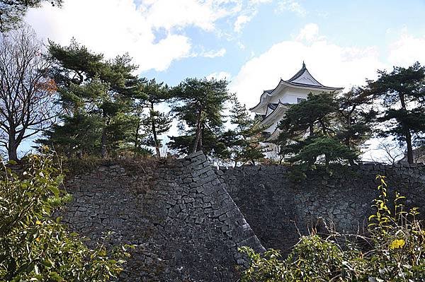 上野城護城河以及高聳的石垣