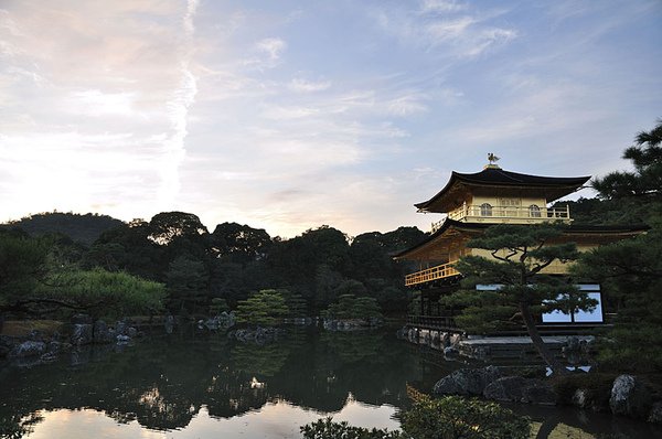 別的角度的金閣寺