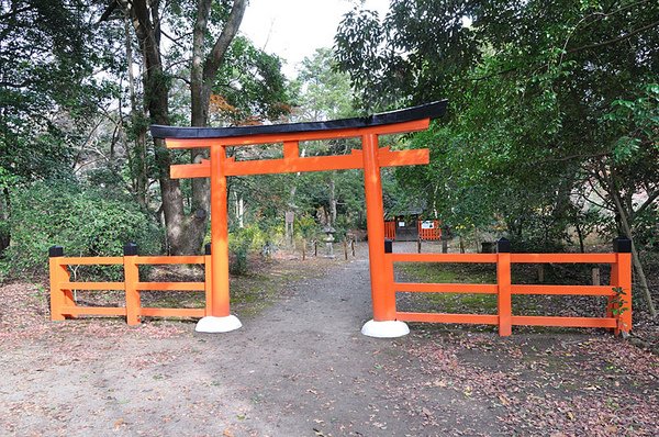 植物園內也有個神社…