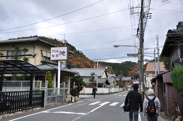 往深泥池路上