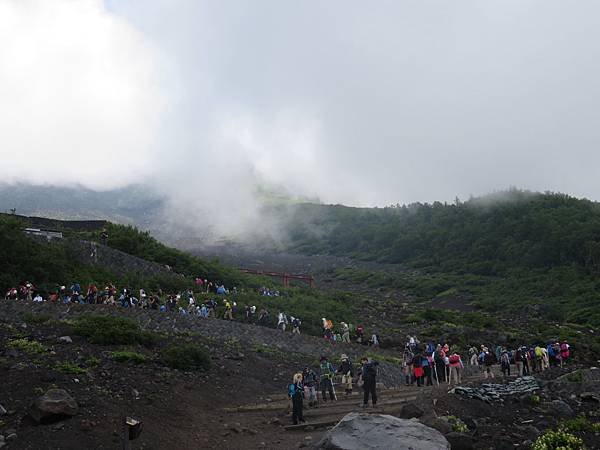 【日本爬山】一家四口初次攻頂富士山成功