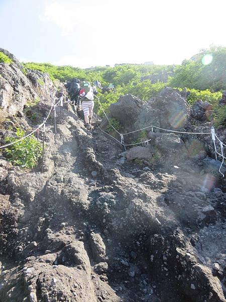 【日本爬山】一家四口初次攻頂富士山成功