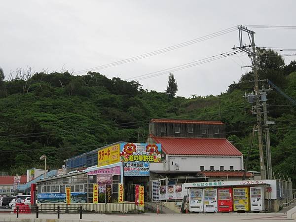 【日本露營沖縄篇】一家四口扛著露營裝備+帳篷，搭飛機去沖縄露