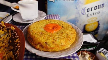 西班牙蛋餅Tortilla española con papas cebolla $94