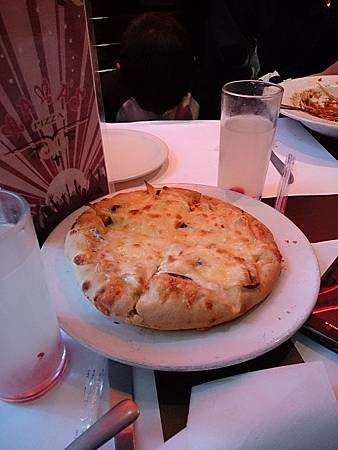 Mama&apos;s Pizza--Mini Pizza口味Poblana$124--好吃