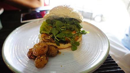 Moyuelo餐廳, Portobello(一種菇類)口味的cemita $72, 也不錯