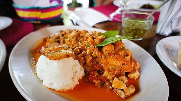 我超愛這道Chiles relleno con atun, 不辣的辣椒包新鮮鮪魚, 超多汁又超好吃啊!!