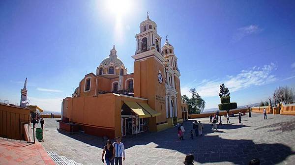 Cholula金字塔上的教堂--Santuario de la Virgen de los Remedios