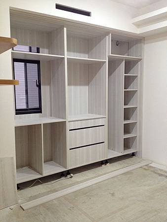 層就系統櫃組裝 (20).JPG