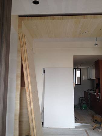 登陽中山苑木工貼皮及油漆批土 (15).JPG