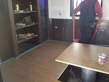 佑崧層就頂樓小木屋施工及大理石施工 (11).JPG