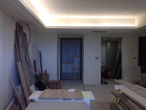 惠宇新觀 天花板燈具安裝完成.jpg