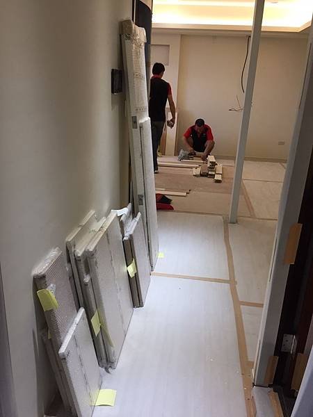 惠宇新觀 系統櫃材料進場 (1).jpg