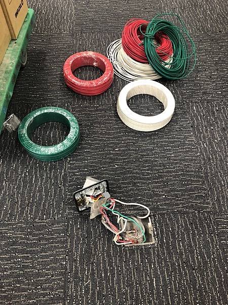 台中辦公室 水電拉線材料 (2).jpg