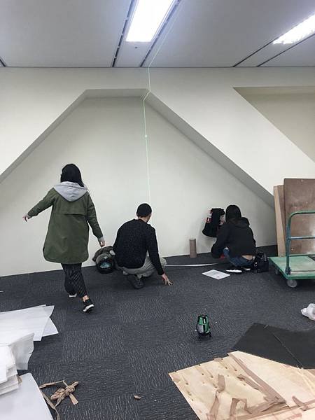 台中辦公室 玄關鐵件櫃尺寸確認.jpg