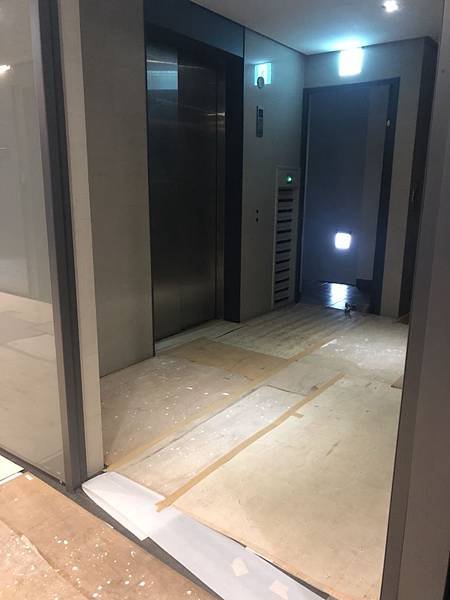 台中辦公室 梯間防護施工紀錄 (4).jpg