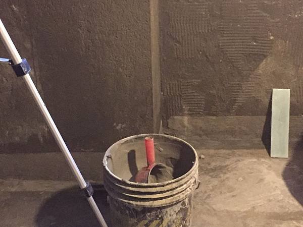 民權路舊屋翻新 主臥衛浴防水貼布.jpg