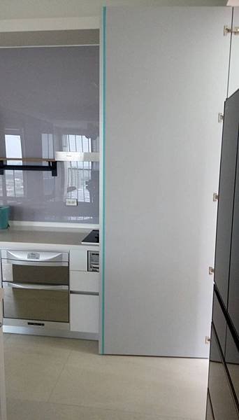 廚房牆面油漆修補３.jpg