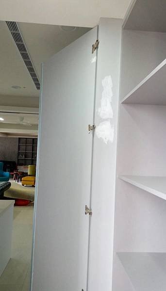 廚房牆面油漆修補１.jpg