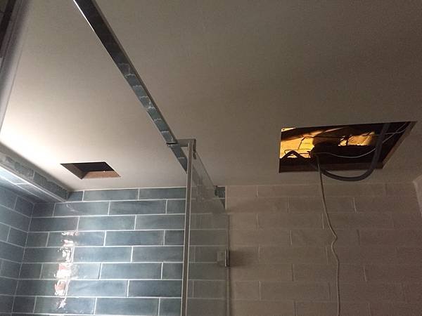 民權路老屋翻新 抽風機預留孔.jpg