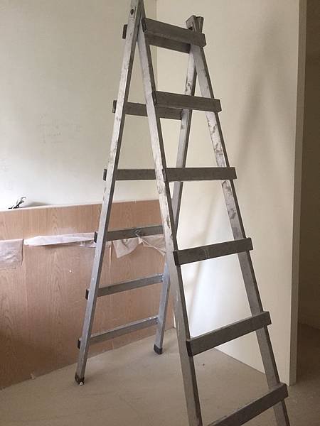 民權路老屋翻新 次臥室床頭木作工程.jpg