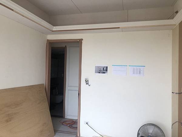 惠宇禮仁住宅設計 次臥室天花板線板安裝完成.jpg