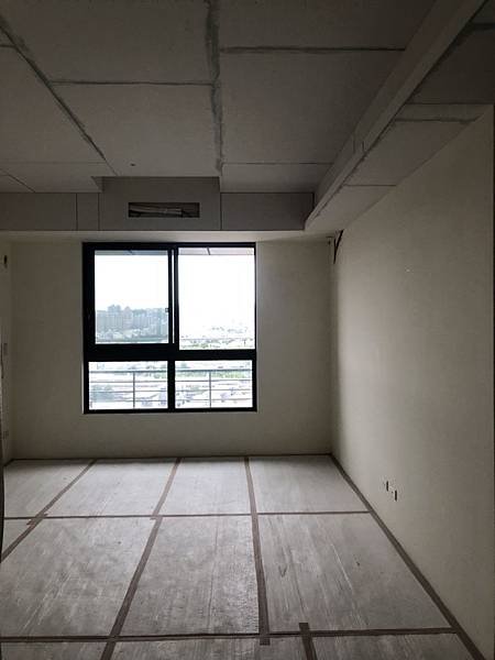 惠宇澄品住宅設計 主臥室空間油漆天花板批ab膠施工紀錄.jpg