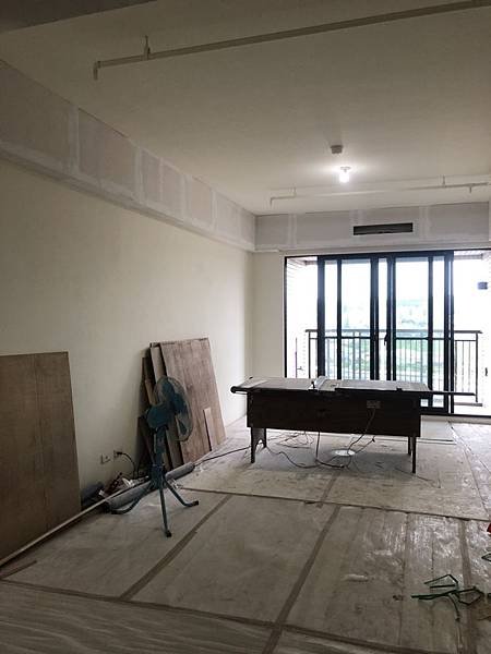 惠宇澄品住宅設計 客廳空間油漆批土進度紀錄.jpg
