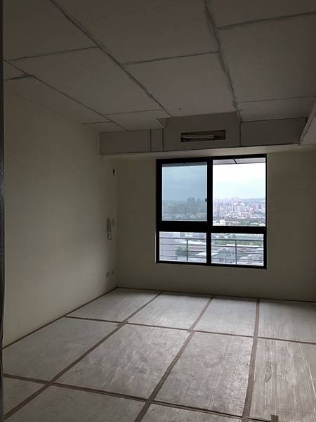惠宇澄品住宅設計 主臥室空間天花板批ab膠施工.jpg