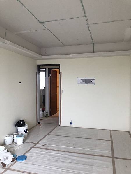 惠宇澄品住宅設計 男孩房天花板油漆批ab膠進度紀錄.jpg