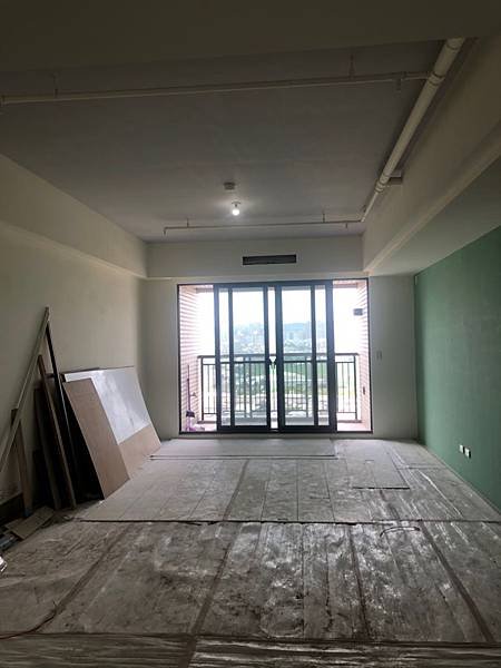 惠宇澄品住宅設計 客廳空間電視牆油漆跳色施工完成.jpg