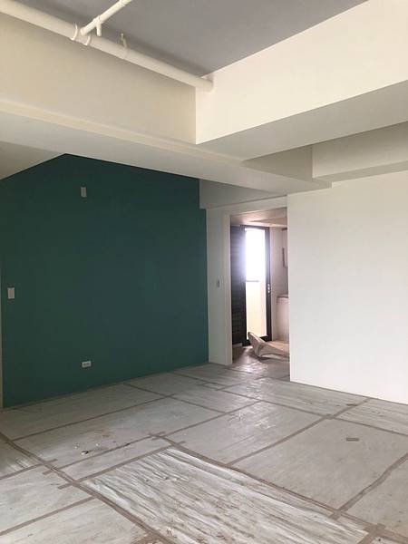 惠宇澄品住宅設計 餐廳空間主牆油漆跳色施工完成.jpg