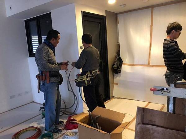 登陽穗悅住宅設計 餐廳空間插座及開關延伸施工.jpg