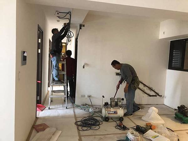 登陽穗悅住宅設計 走道空間天花板燈具線路配線.jpg