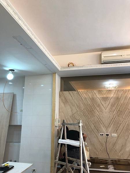 昌臨皇家舊屋改造 新作屏風水電配開關線路施工紀錄.jpg