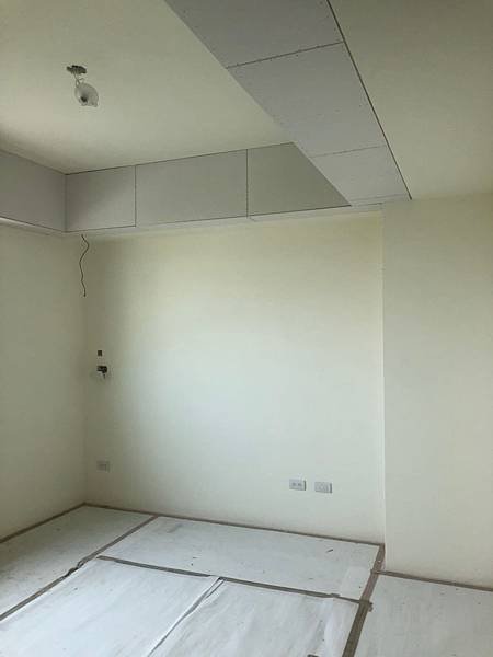 霧峰圓山水II住宅設計 女孩房天花板木作包樑施工紀錄.jpg