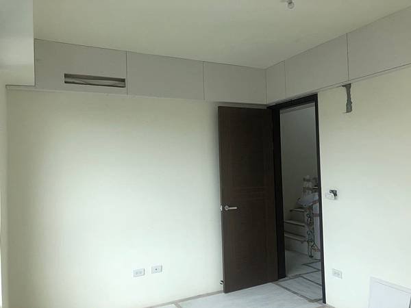 霧峰圓山水II住宅設計 男孩房天花板包樑施工紀錄.jpg