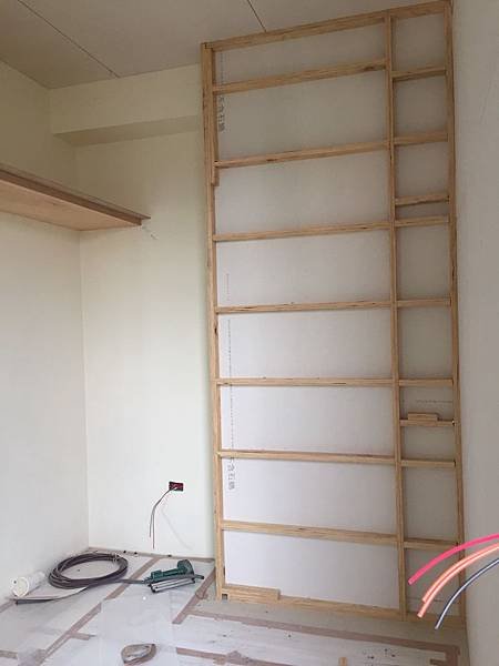 霧峰圓山水II住宅設計 主臥室新作隔間施工紀錄.jpg