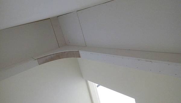 昌臨皇家舊屋翻新 三樓間接照明封板施工紀錄.jpg