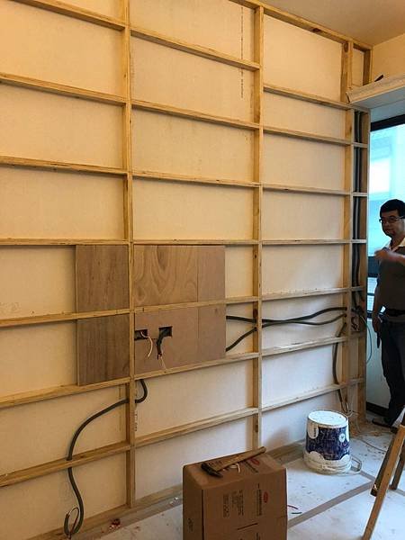 昌臨皇家舊屋翻新 主臥室新作隔間水電線路重配施工.jpg
