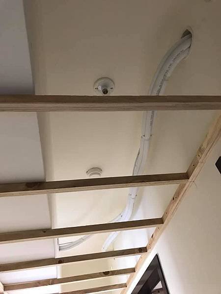 惠宇新觀室內設計 走道空間冷氣配管施工紀錄.jpg